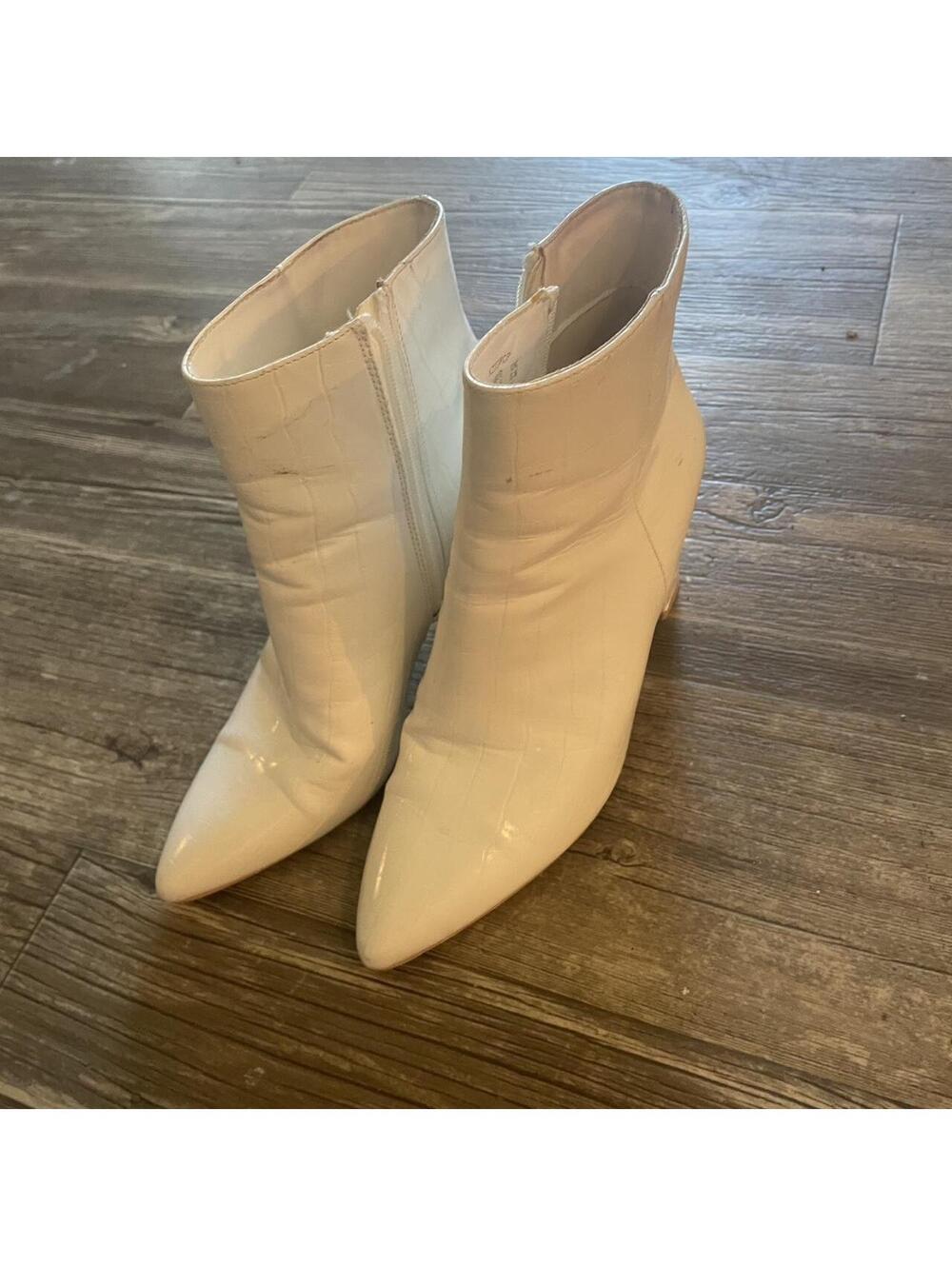 White Faux Leather Women's Ankle Boots with 3.5" Heel, 80s Style, Size 7.5